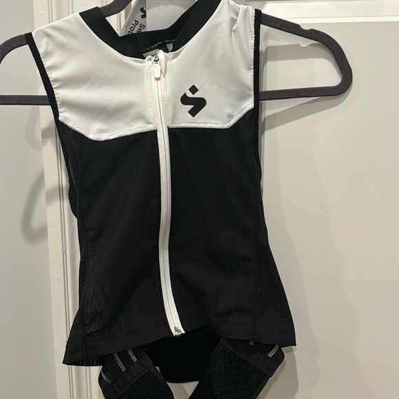 Sweet Protection Ski Race Vest II small youth 32-36 - Picture 1 of 8
